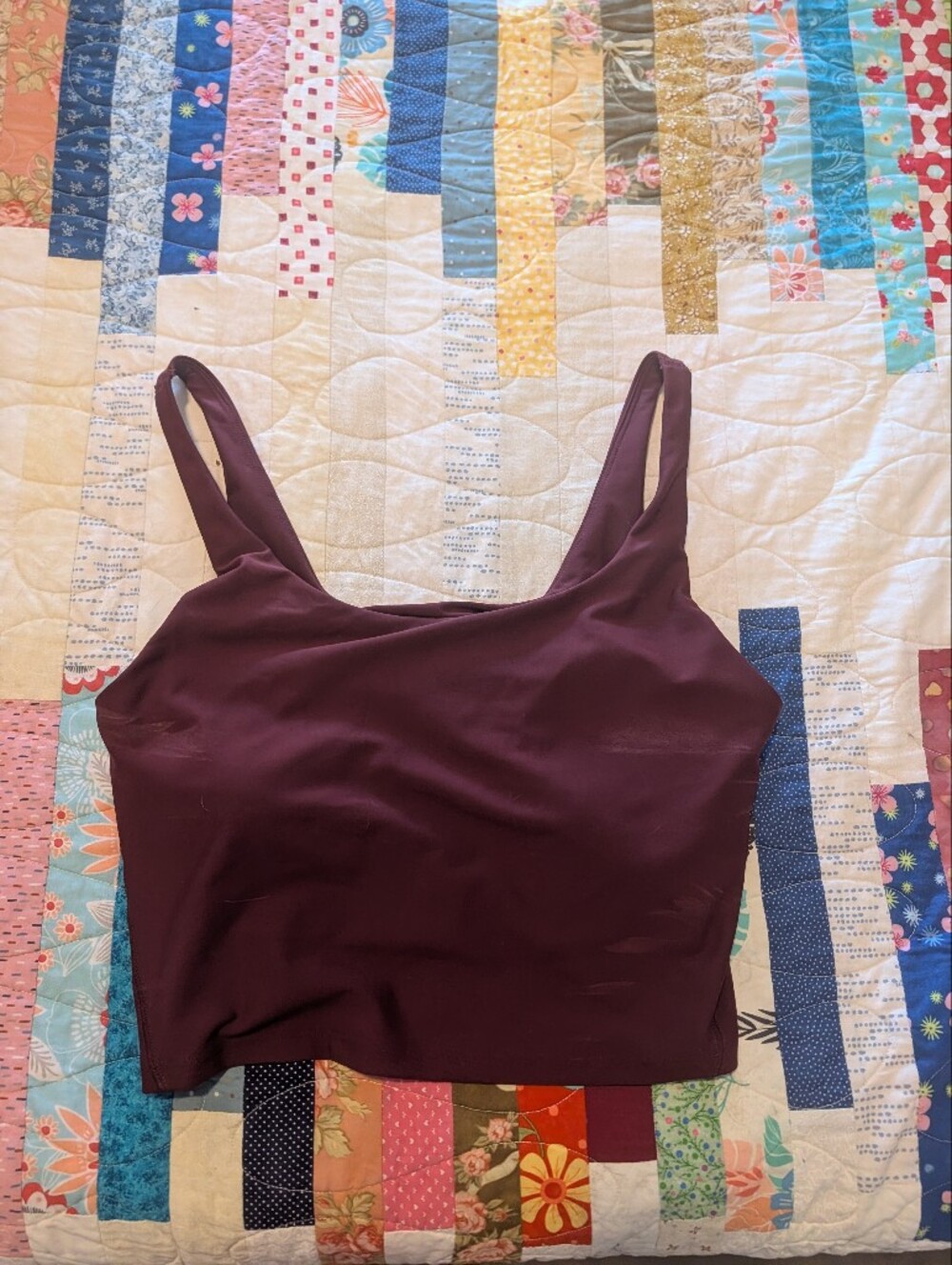 Women's Scoop Neck Tank Top - Burgundy